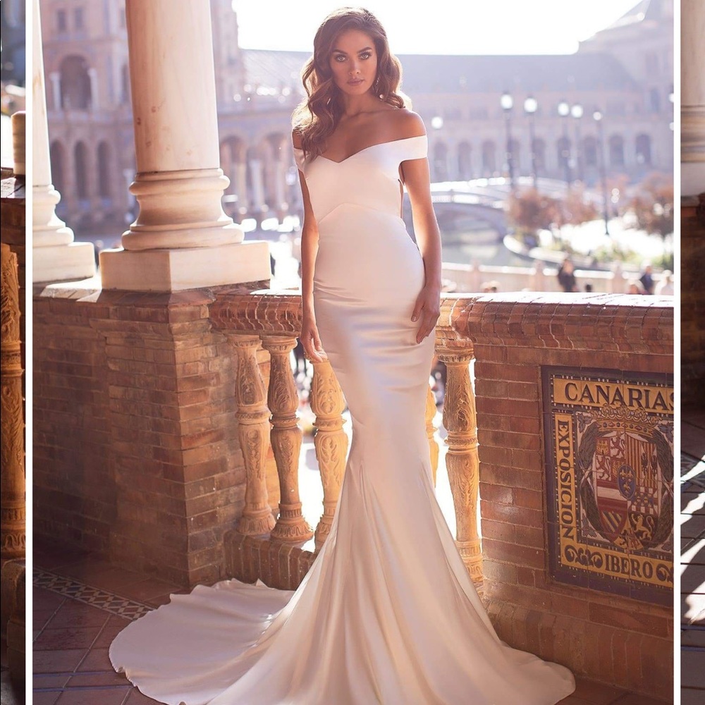 Dulce Ivory Satin Wedding/Evening Gown